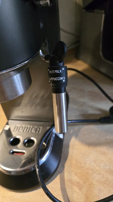 EKSPRES DeLonghi kolbowy