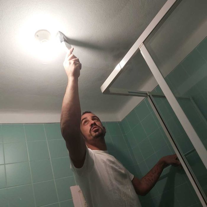 Pinturas e remodelações e pequenos serviços.. instalações entre outros