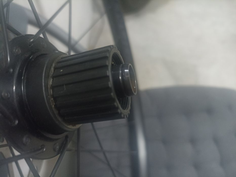 Rodas Bontrager Line TLR 30 Boost com discos