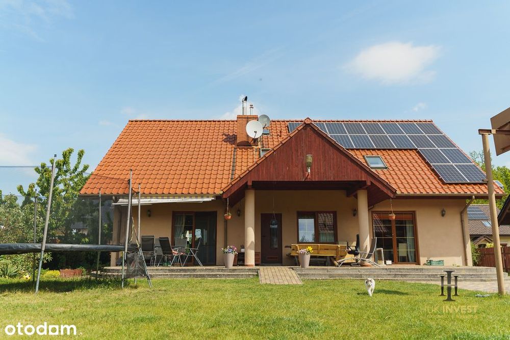 Dom z osobnym mieszkaniem