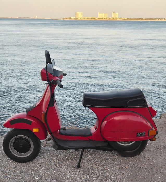 Vespa T5 125 (1986) – Clássico 1.º Dono, Sempre em Garagem