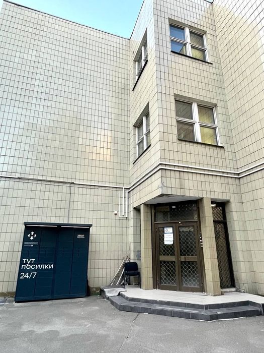 Офіс-склад. 89м². 2ий поверх. Лятошинського. 240грн/м². Інтернет є