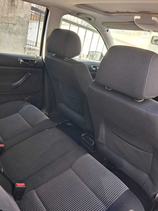 Volkswagen Golf em bom estado