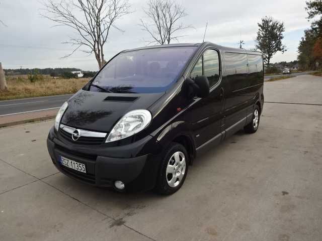 Opel VIVARO LONG 9-miejsc  1- właśc.  tylko 173tys km BEZWYPADEK