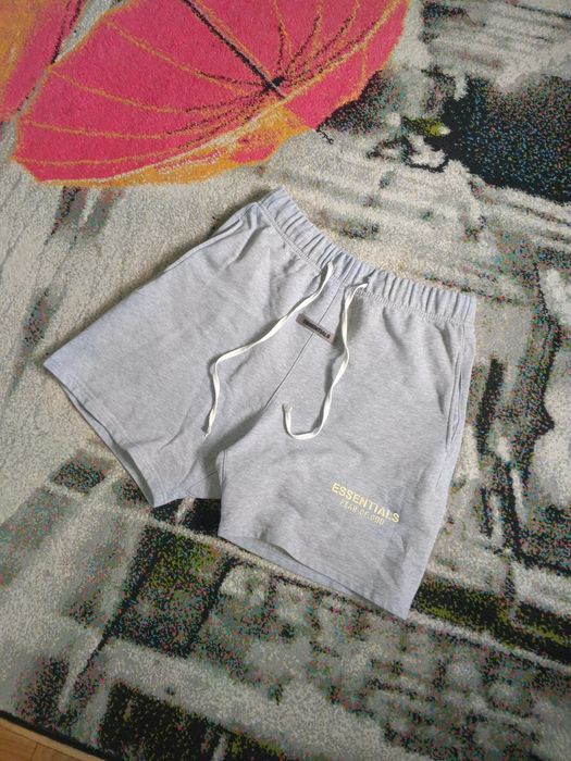 Шорти essentials