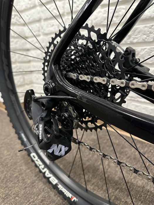 Karbonowy rower górski Berria Bravo 1x12 rockshox