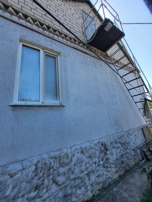 Продам уютный дом с двумя видами отопления.