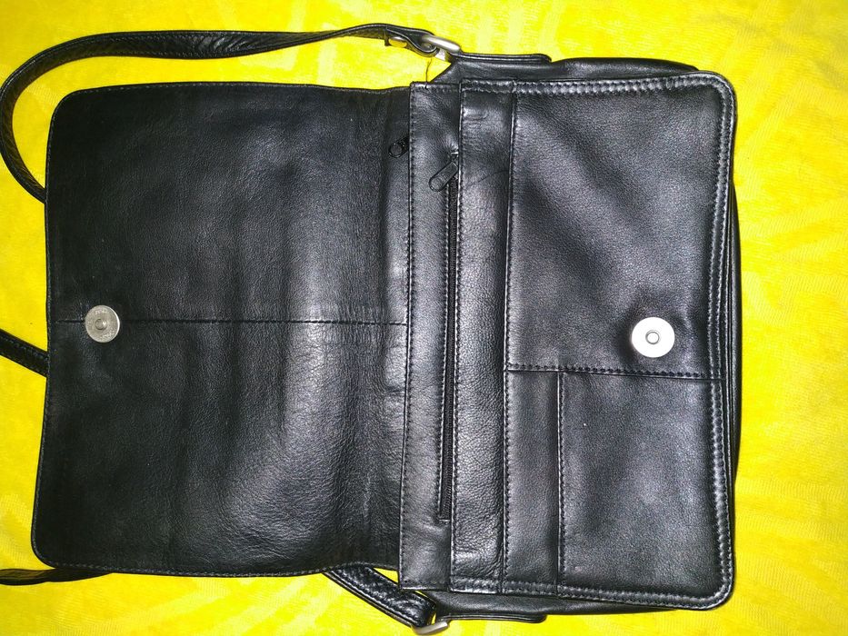 Шкіряни чорні сумочки