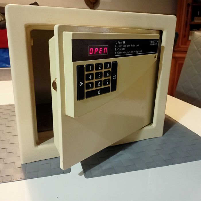 Sejf Elektroniczny Elsafe Sejf z Płytą montażową