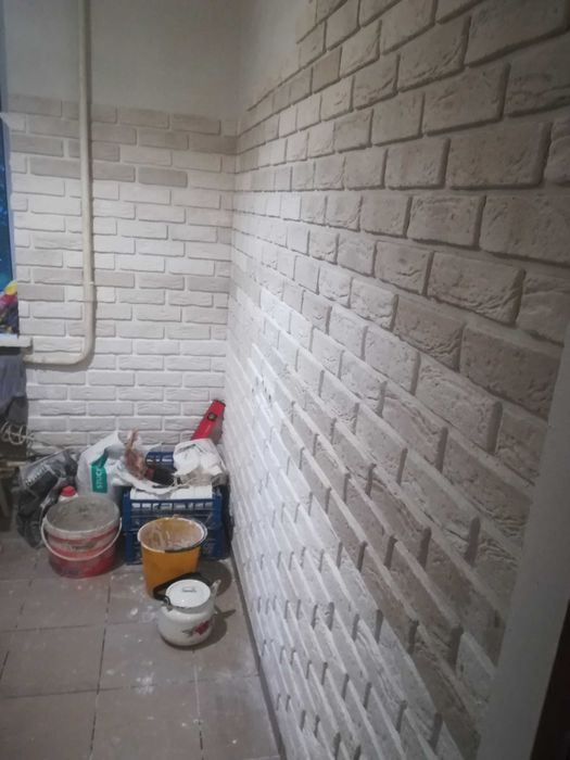 Укладання ґіпсової плиточки