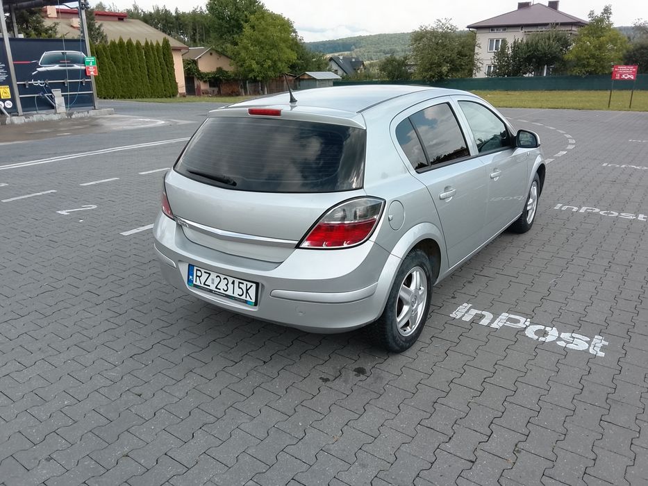 Opel Astra H 1.4 benzyna