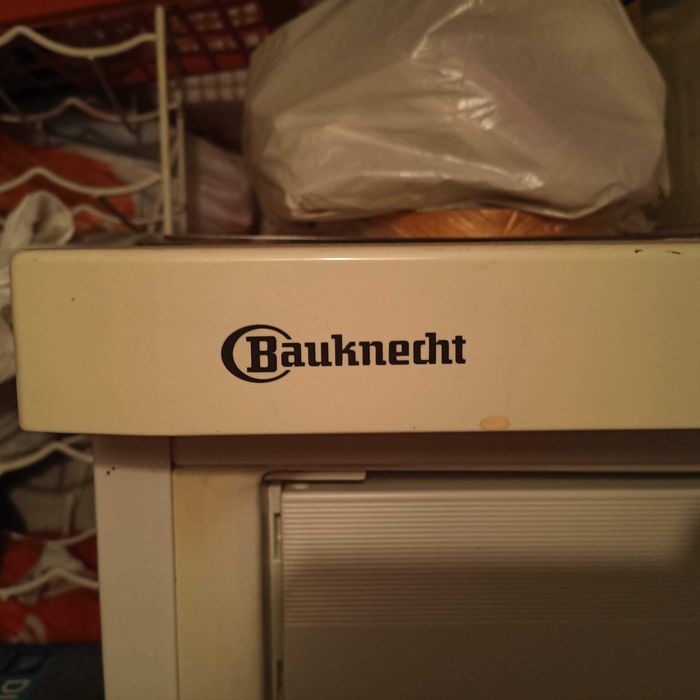 ARCA VERTICAL Bauknecht . Uma boa OPORTUNIDADE, para manter os seus alimentos conservados.