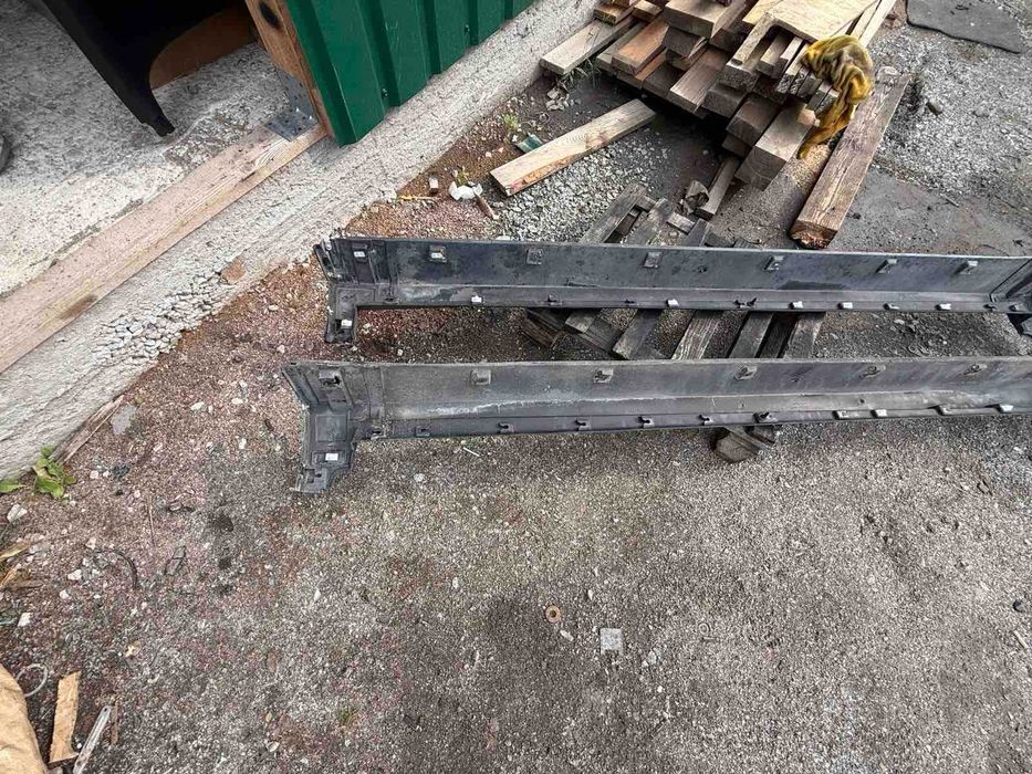 Накладка порога внешняя Chevrolet BOLT Поріг лівий правий зовнішній