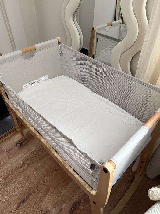 Łóżeczko dostawne na kółkach SnuzPod Studio dostawka