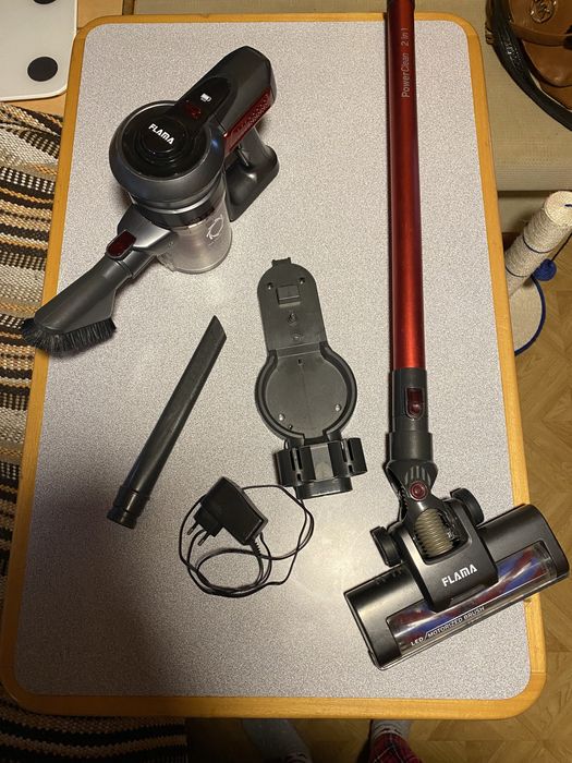 Aspirador vertical FLAMA