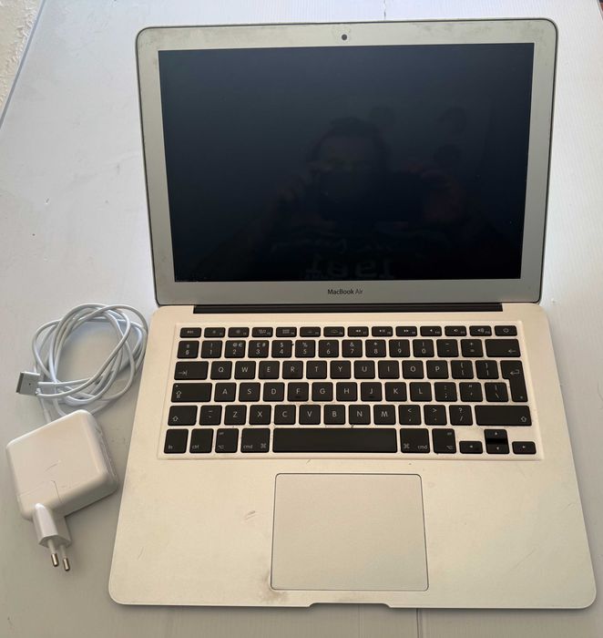 MacBook Air 13"  - Model A1466