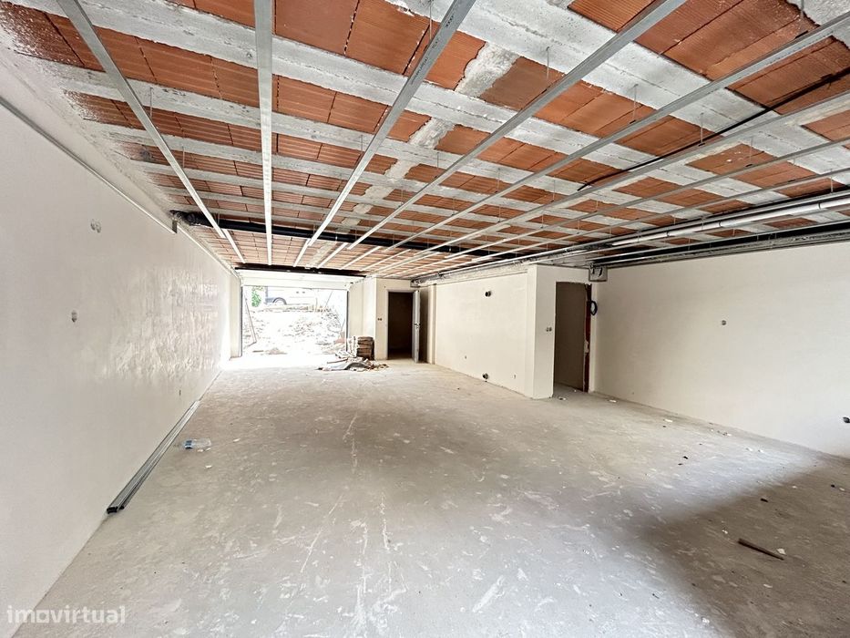 VENDE-SE Moradia T4,NOVA,entregue equipada, próximo ao Centro de Braga