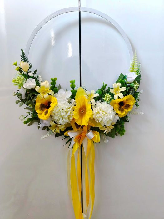 Wianek kwiatowy wiosenny 30 cm
