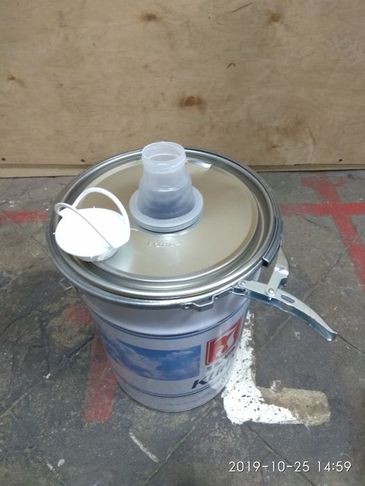 Продам ведро с хомутом на 5л