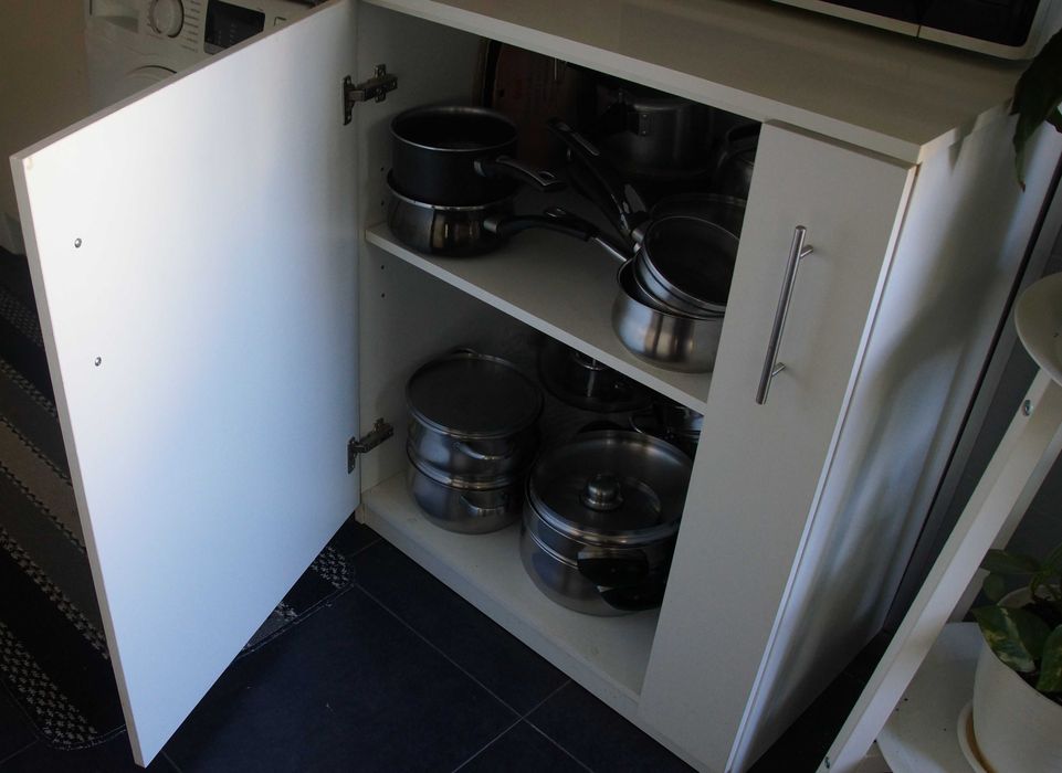 Vendo  MÓVEL DE COZINHA COM 1 PORTA em segunda mão