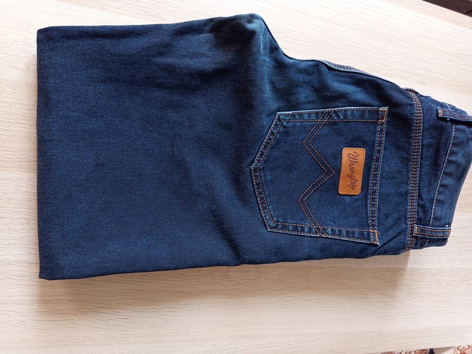 Продам джинси вранглер