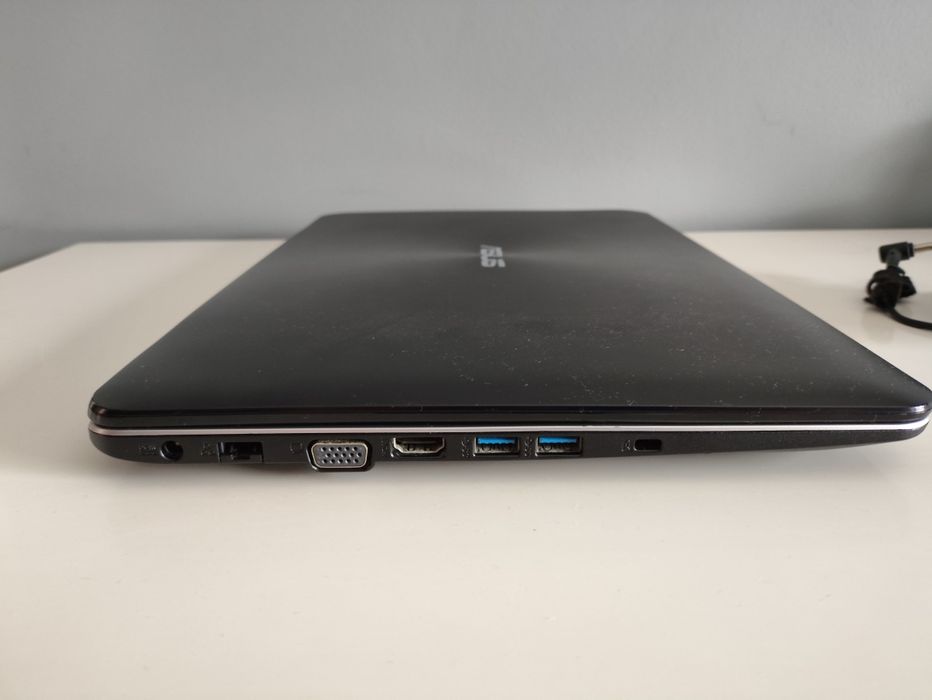 Portátil ASUS X555L i7 8gb RAM 250gb SSD