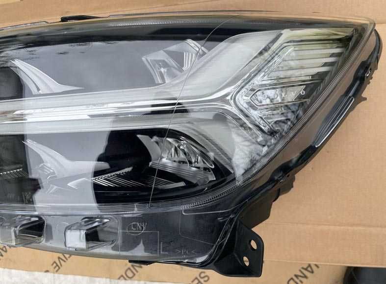 otica frontal ESQ volvo XC40 . fase 1 . FULL LED
