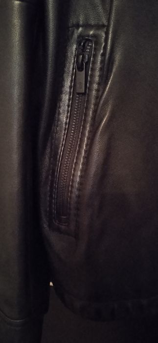 Шкіряна чорна куртка  XXL