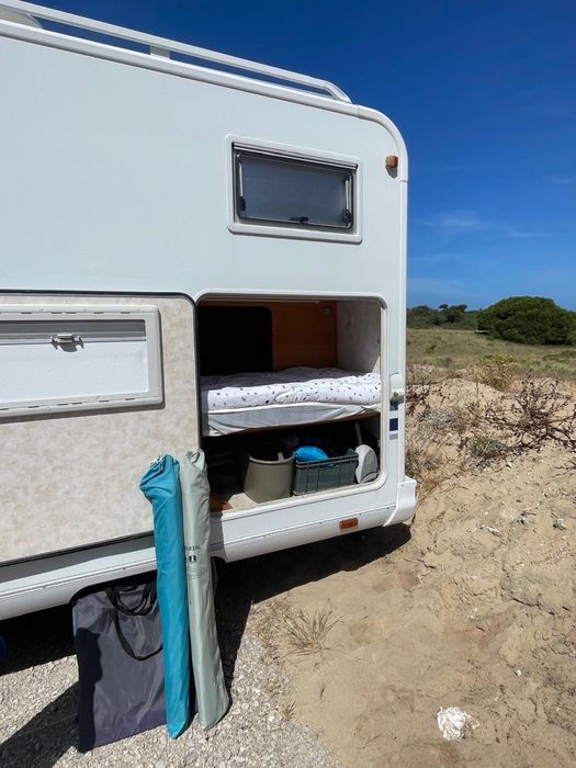 Alugo autocaravana para 6 pessoas