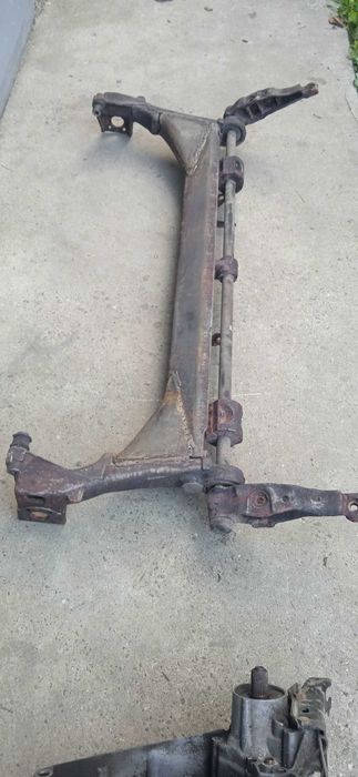 Балка задня Лагуна 1