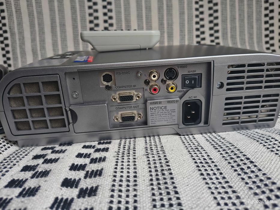 Rzutnik projektor Mitsubishi XL1XU, używany, pilot