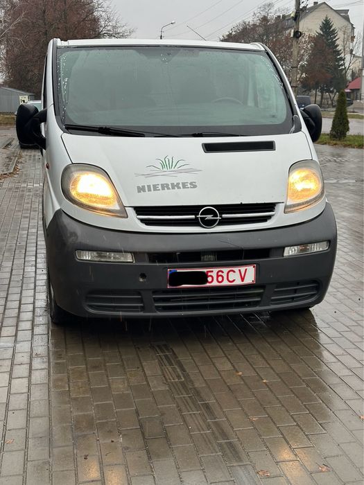 Опель віваро трафік Vavaro Trafik