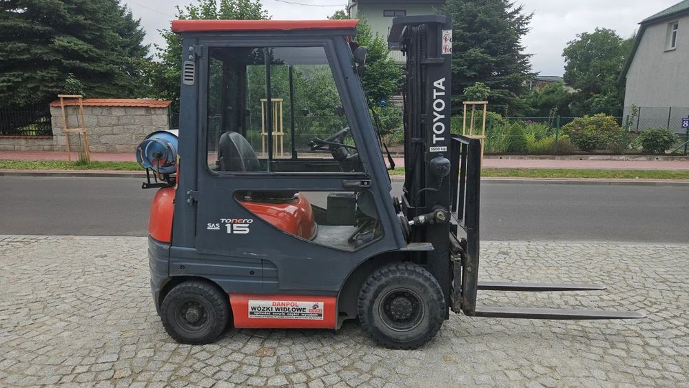Toyota 6FG15  6FG15 6FG FG15 1500kg TRIPLEX kabina ogrzewanie GAZ LPG Widlak 4Y