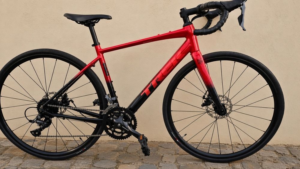 Bicicleta Trek Domane AL2