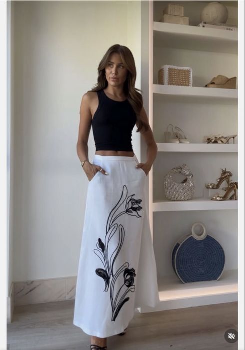 Лляна спідниця Zara з вишивкою