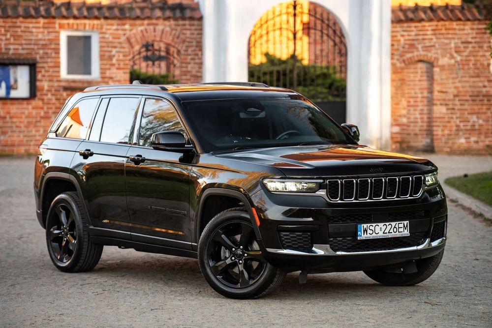 Jeep Grand Cherokee WL 2022r 3.6 V6 Benzyna ! AWD ! Laredo ! 9ZF ! 4x4 ! Black-Top !
