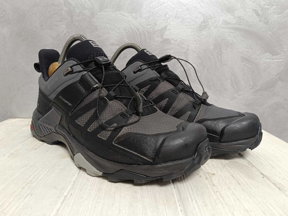 - Salomon X Ultra 4 Gore-Tex