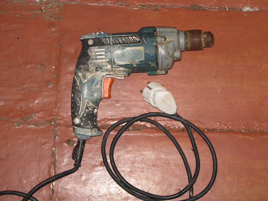 Дрель HandWerk GBM11RE