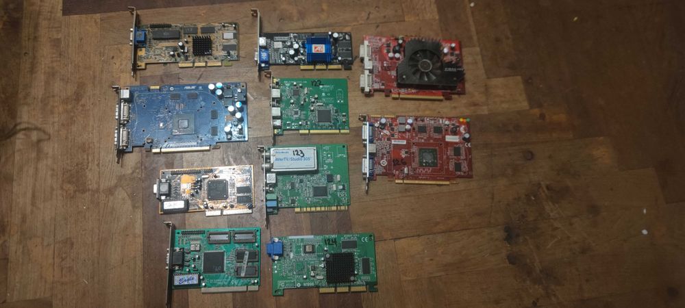 Ретро відеокарти формату ISA, PCI, AGP, інші PCI-e та ТВ-тюнери.