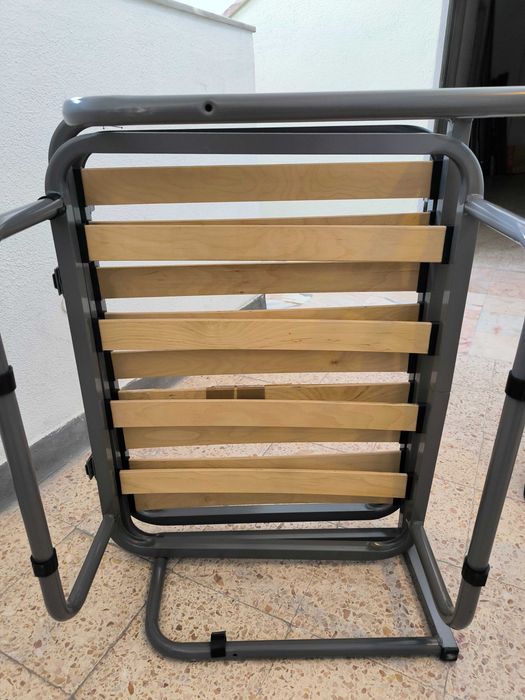Cama de solteiro dobrável, convertível em puff