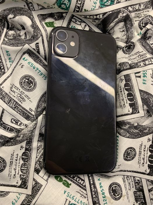 Продам айфон apple iphone 11 128gb 79% скол на екрані