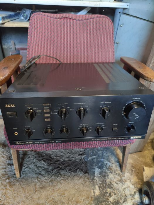Wzmacniacz Akai am-75