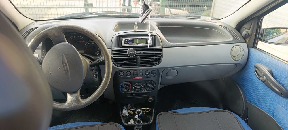 Fiat Punto — fotografia 8