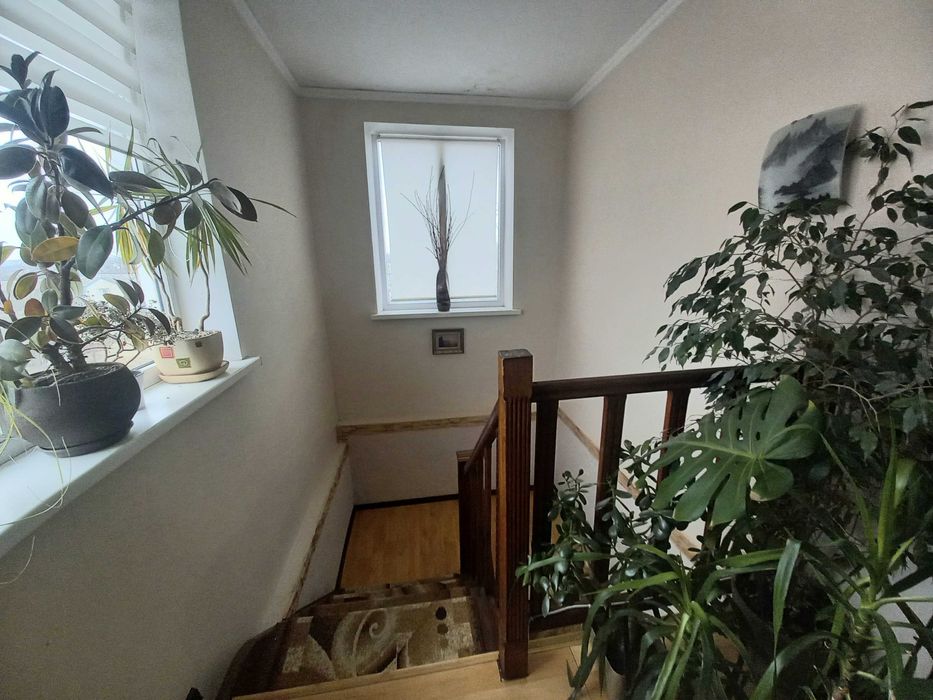 Продається 2-поверховий будинок у смт. Великодолинське (СК "Схід").