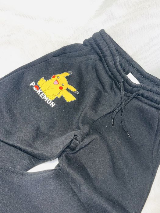 Nowe spodnie dresowe Pokémon Pikachu czarne r. 110