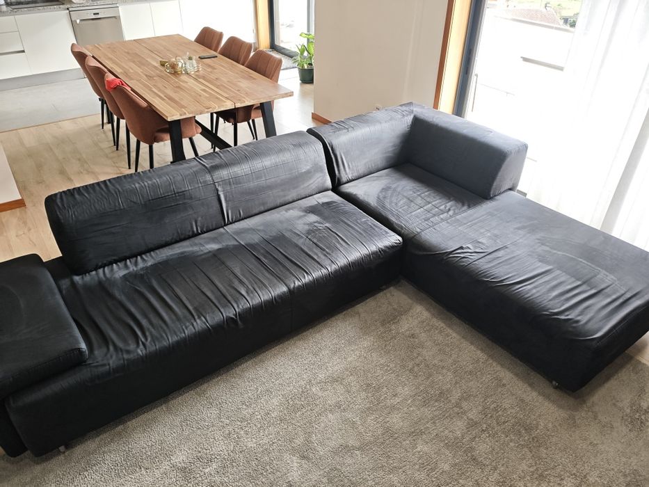 Sofá Aquinos preto com chaise longue
