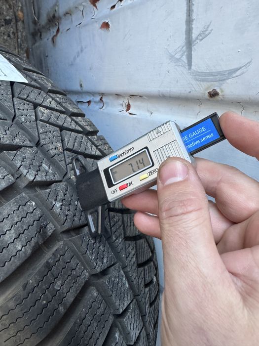 Шини зима зимові R17 225 55 Continental TS850P Runflat BMW G30 G31 X3