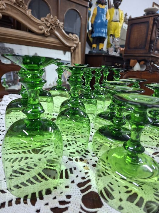 Copos em vidro verde vintage