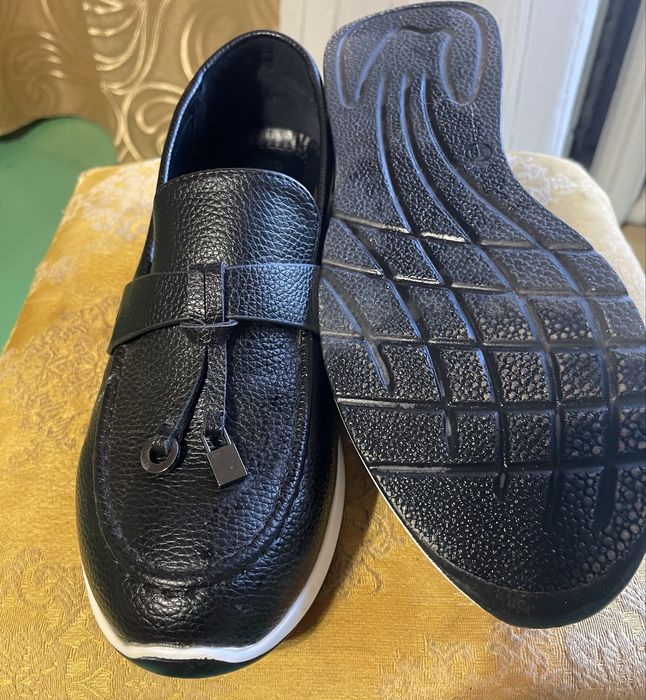 Продам Лоферы женские Новые