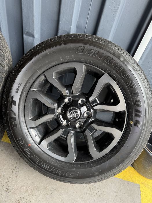 Диски і шини для Toyota 6/139 R18 265/60/18